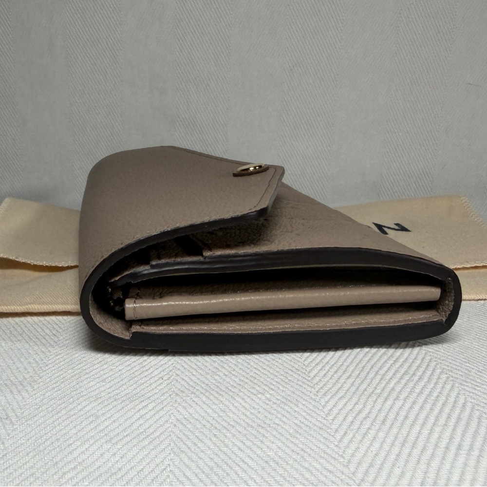 Louis Vuitton Sarah Wallet NM Tourterelle Grey Empreinte - Picture 3 of 9